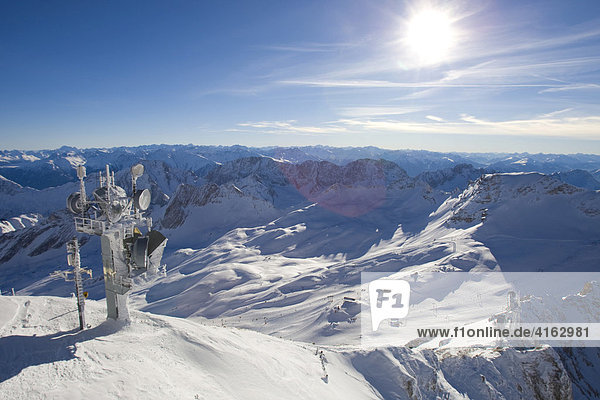 Skigebiet auf der Zugspitze Bayern Deutschland Europa
