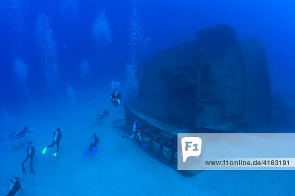 El Aquilla shipwreck  70 meters  cargo ship  sunk in 1997 to serve as a tourist attraction for scuba divers  Roatan  Honduras  Central America