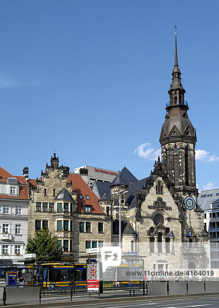 Leipzig  am Tröndlin-Ring mit der Reformierten Kirche und dem Hotel Fürstenhof