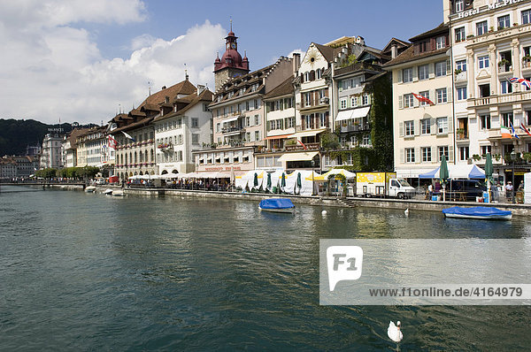 Flusspromenade an der Reuss Luzern  Schweiz