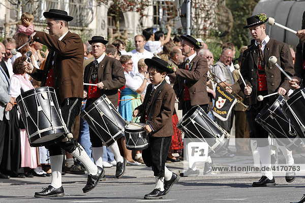 Traditional opening parade  Oktoberfest  Munich beer festival  Bavaria  Germany