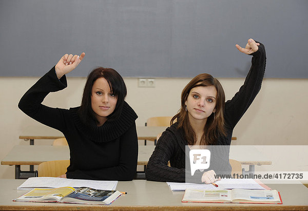 Schülerinnen im Unterricht