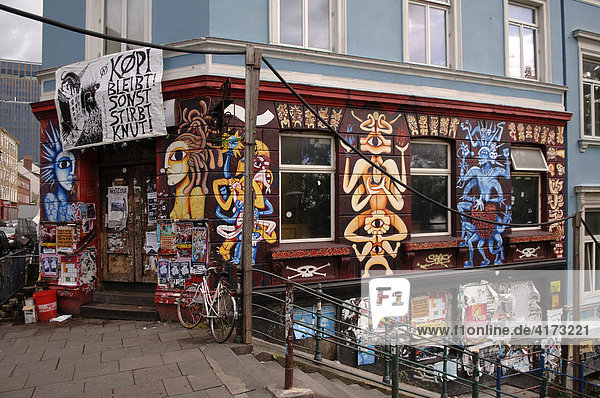 Grafitti an einer Hausecke  Autonomenviertel bei St. Pauli  Hamburg  Deutschland  Europa