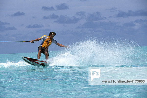 Wakeboarding  Olhuveli  Südatoll  Malediven