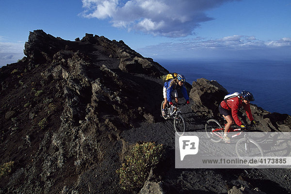 Mountainbiker  Vulkan Teneguia  La Palma  Kanaren  Spanien