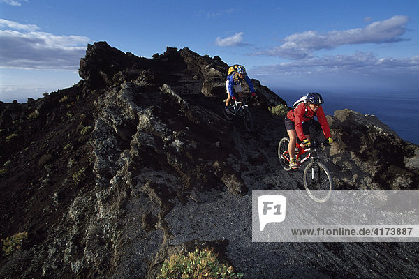 Mountainbiker  Vulkan Teneguia  La Palma  Kanaren  Spanien