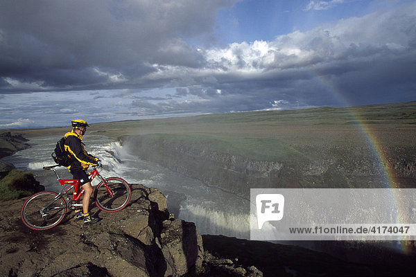 Mountainbiker  Gullfoss  Haukadalur  Laugarvatn  Island