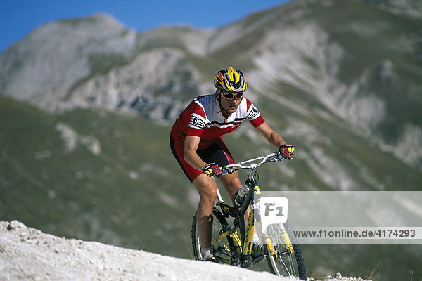 Mountainbiker  Campo Imperatore  Abruzzo  Italy