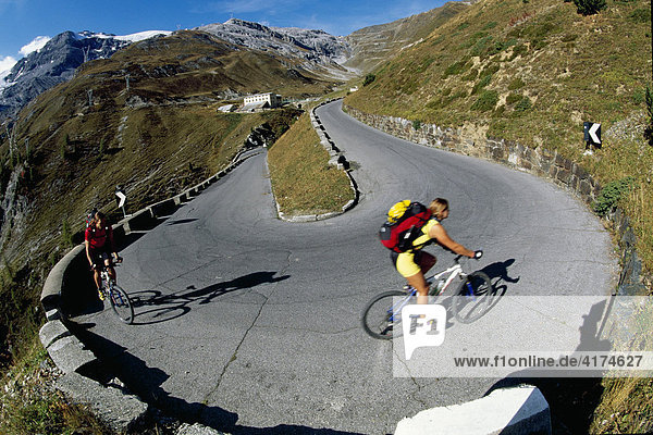 Radfahrer  Stilfser Joch  Transalp  Südtirol  Italien