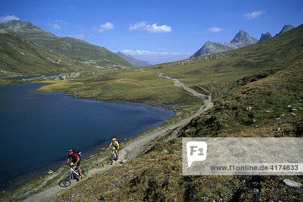 Radfahrer  Schönverwalltal  Transalp  Tirol  Österreich