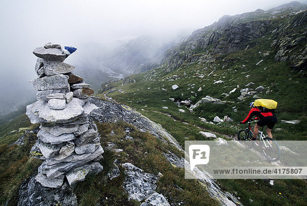 Mountainbiker  Transalp  Kalser Tauern  Hohe Tauern  Alps  Austria