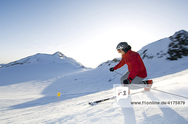 Skiläufer  Telemark  Hochstubai  Tirol  Österreich