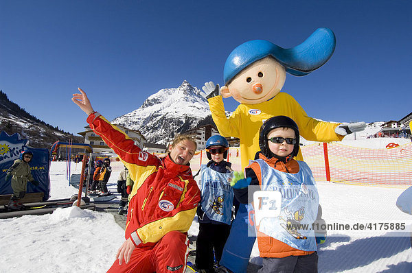 Children's ski circus  Galtuer  Tirol  Austria  Europe