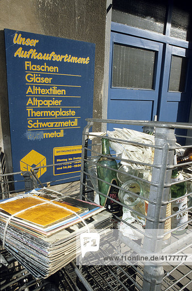 Sekundärrohstoff-Annahmestelle  SERO  Recycling  Ostberlin  Deutschland  DDR