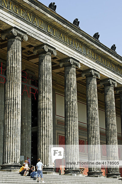 Altes Museum im Lustgarten  Museumsinsel in Berlin-Mitte  Berlin  Deutschland  Europa