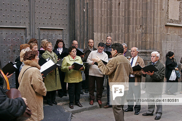 Choir on the street in Barcelona  Catalonia  Spain