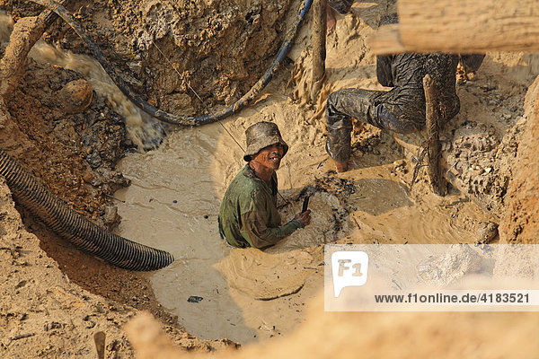 Worker in diamond mine  Cempaka  South-Kalimantan  Borneo  Indonesia