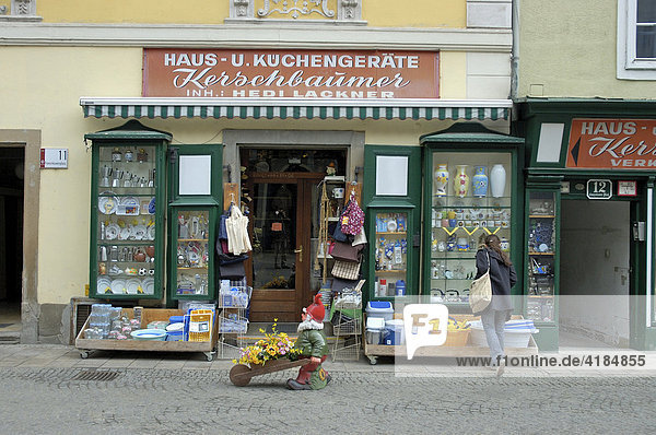 Traditionelle Geschäftsauslage im Zentrum von Graz  Österreich