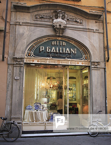 Historisches Geschäft  Lucca  Toskana  Italien