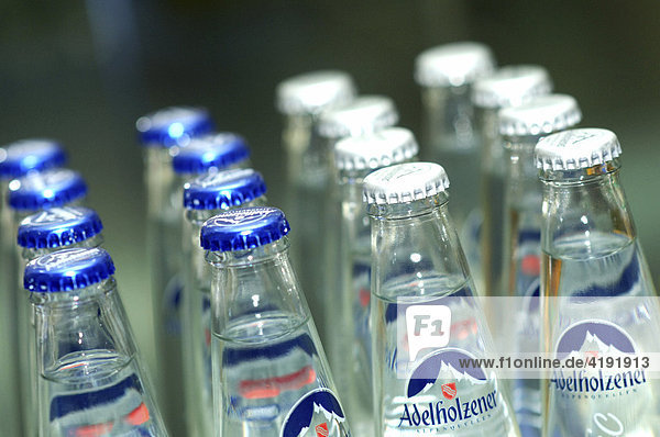 Wasserflaschen  Adelholzener Mineralwasser