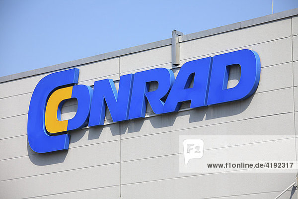 Schriftzug Conrad auf Elektronikmarkt  Deutschland