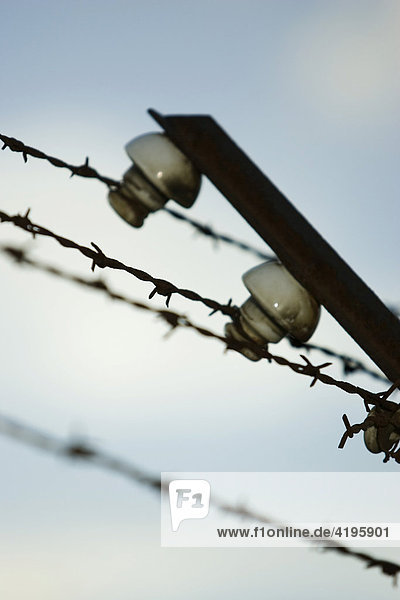 Elektrischer Stacheldrahteinzäunung im Konzentrationslager im Dachau