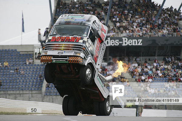 Stauntshow beim Truck-Grand-Prix auf dem Nürburgring 2006 n der Eifel Rheinland-Pfalz Deutschland
