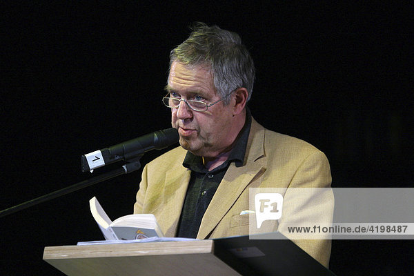Author Robert Gernhardt