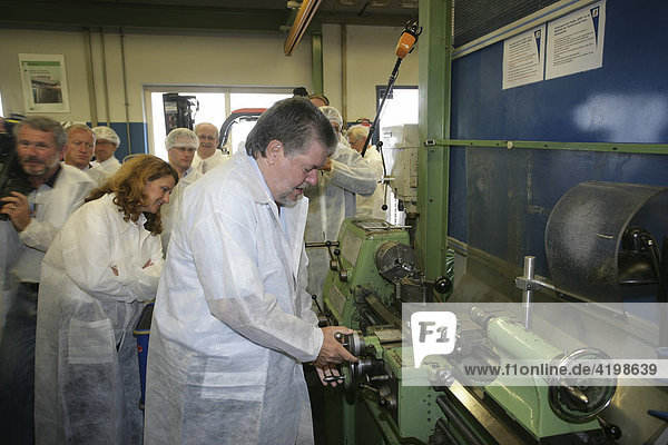 Prime minister of Rhineland-Palatinate Kurt Beck visiting the wrapping maker Huhtamaki in Alf  Rhineland-Palatinate  Germany