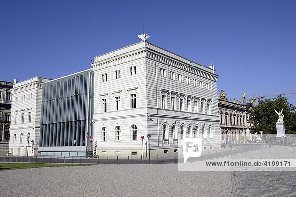 Neue Kommandantur  Bertelsmann Unternehmenssitz in Berlin  Deutschland  Europa