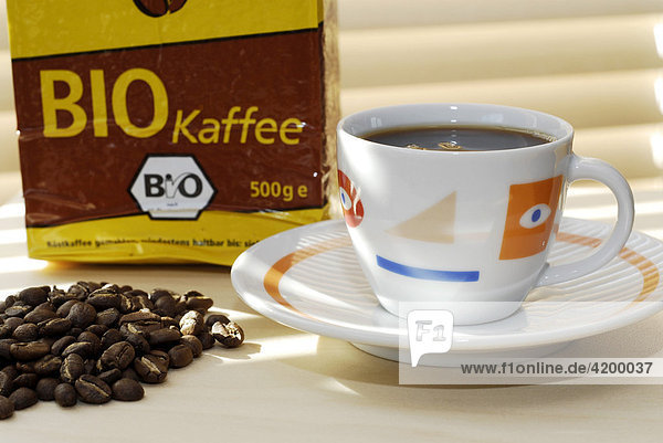 Kaffeetasse  Bio-Kaffee und Kaffebohnen