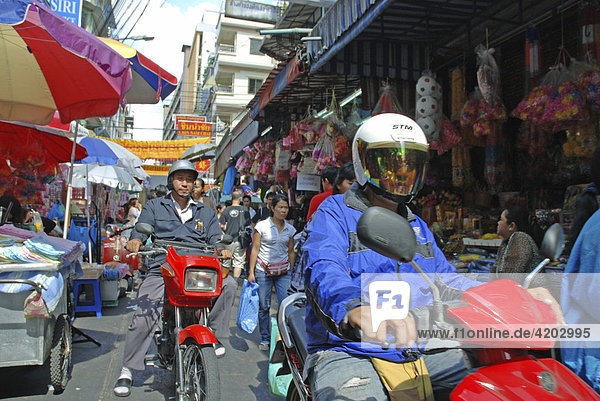Street scene  Bangkok  Thailand