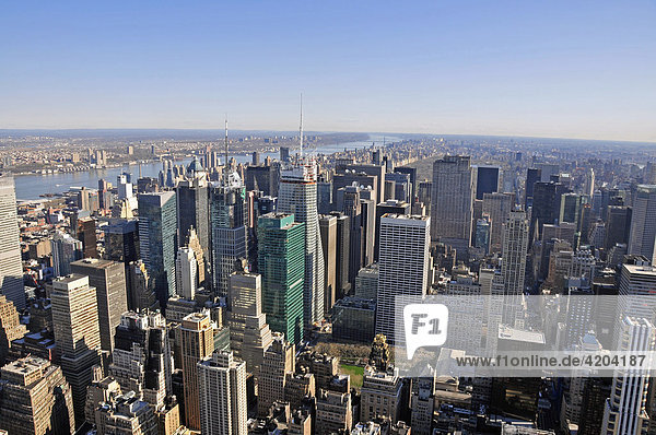 Blick vom Empire State Building nach Norden auf Times Square und Midtown  Manhattan  New York City  USA