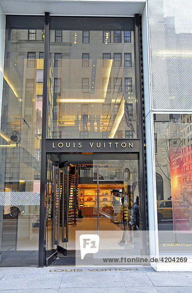 Ladengeschäft der Luxusmarke Louis Vuitton in Manhattan  New York City  USA