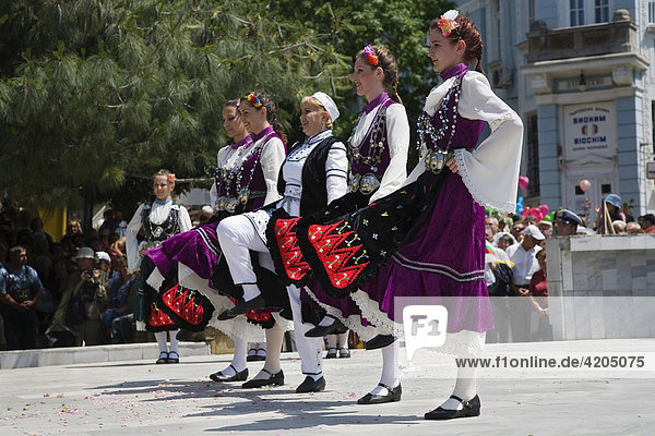 Tanzgruppe  Rosenfest  Karlovo  Bulgarien