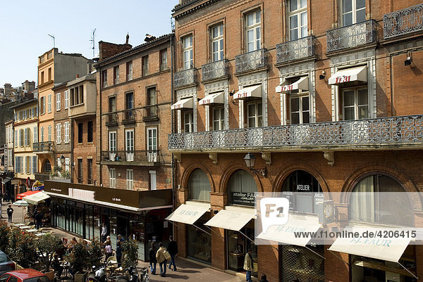 Street at the market hall  old part of town  Toulouse  Midi-Pyrenees  Haut-Garonne  France