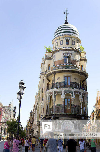 Avenida de la Constitucion  Altstadthaus im mudejar Stil  Sevilla  Andalusien  Spanien