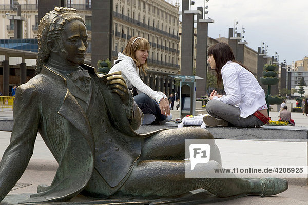 Bronze statue Goya girl Plaza del Pilar Zaragoza Saragossa Expo city 2008 Province of Aragon Castile Spain Europe