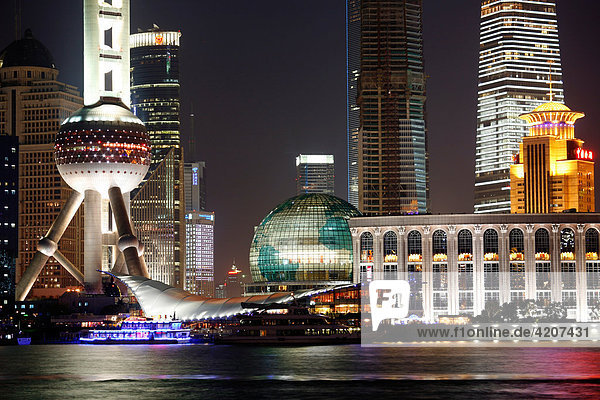 Skyline with Oriental Pearl Tower and Huangpu River  Lujiazu  Pudong  Shanghai  China  Asia