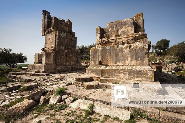 Tunisia Central Western Tunisia Dougga Roman Era City Ruins Unesco Site Ruins Of The Arch Of Septimus Severus