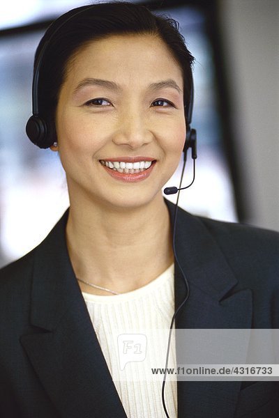 Frau mit Kopfhörer  Portrait