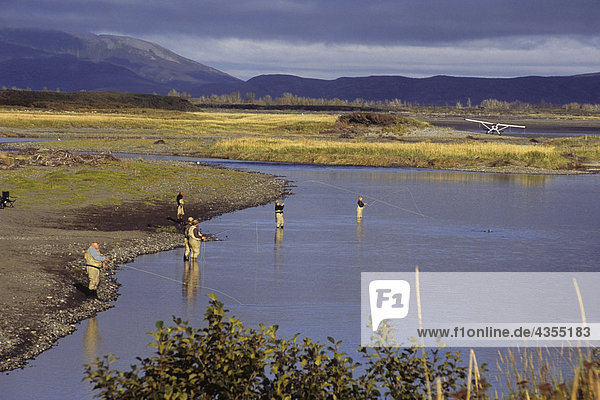 Fischer atika am Fluss Douglas. Sommer im Katmai-Nationalpark im Südwesten Alaskas.