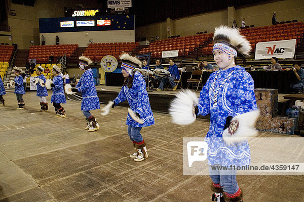 Nelson Island Tänzer 2006 Senior Native Jugendolympiade Alaska Anchorage Sullivan Arena