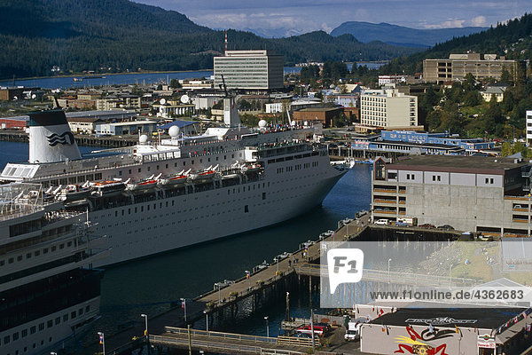 Juneau Harbor Princess Cruise Ship Südosten AK Sommer scenic