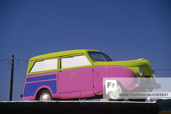 Colorful altes Auto auf dem Aufbau USA Sommer