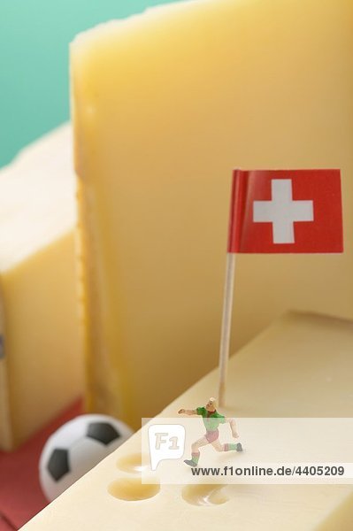 Schweizer Käse mit Fußball Abbildung  Fußball und Flagge