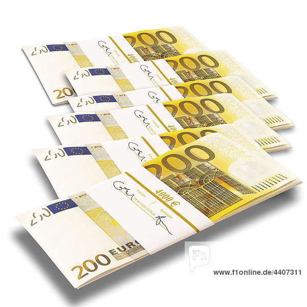 Bündel von 200 Euro-Scheinen auf weißem Hintergrund