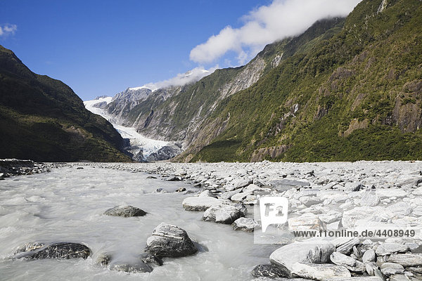 Neuseeland  Südinsel  Blick auf den Westland Nationalpark mit Peter's Pool und franz josef glacier