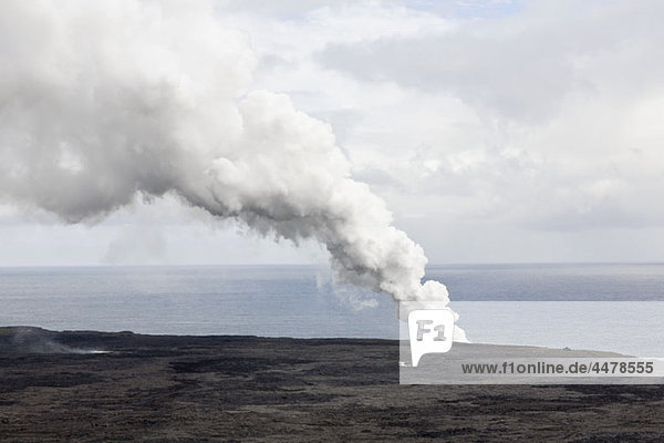 Dampf vom Vulkan auf Hawaii