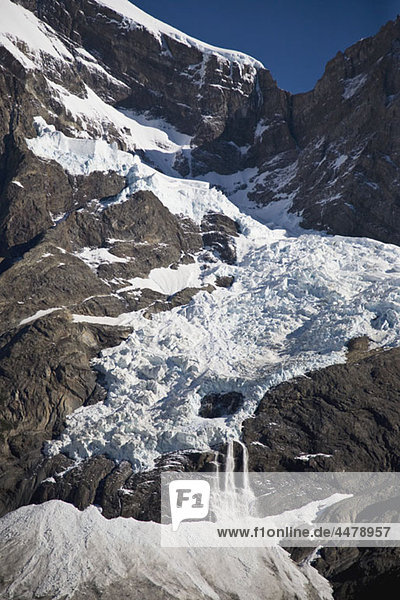 Detail eines verschneiten Berges  Torres del Paine Nationalpark  Chile